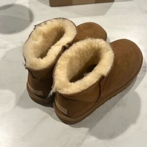 NWT UGGS